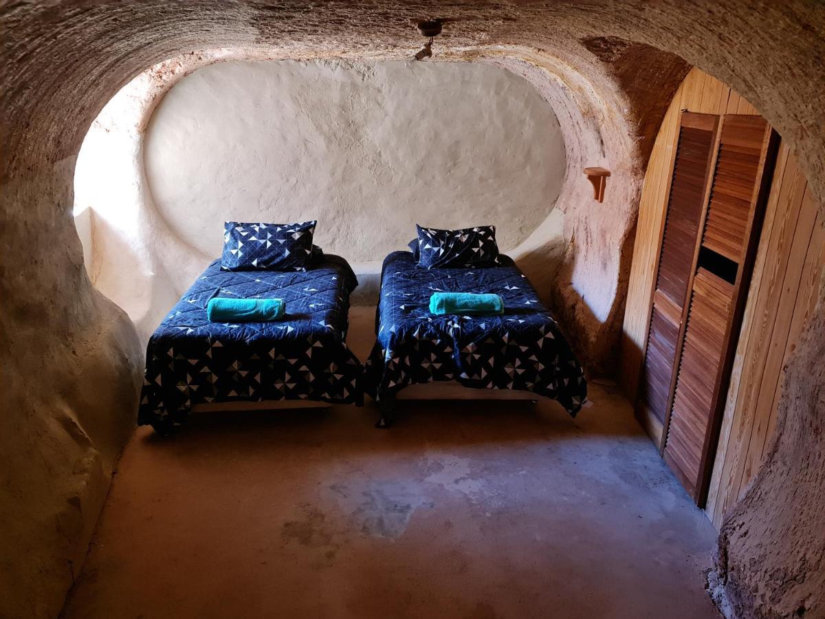 Underwood Court Fresh Dugout- Hosted By Coober Pedy Accommodations المظهر الخارجي الصورة