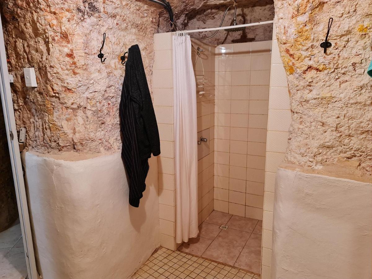 Underwood Court Fresh Dugout- Hosted By Coober Pedy Accommodations المظهر الخارجي الصورة